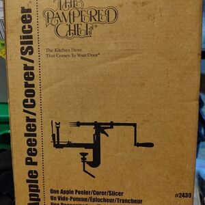 Pampered Chef Apple Peeler/Corer/Slicer - Brown